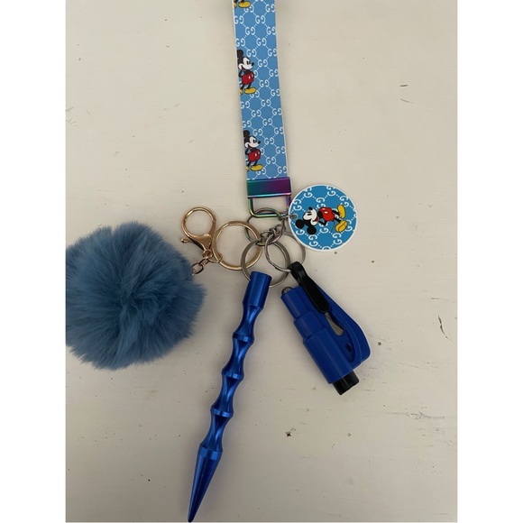 Keychain with accessories - Picture 5 of 8